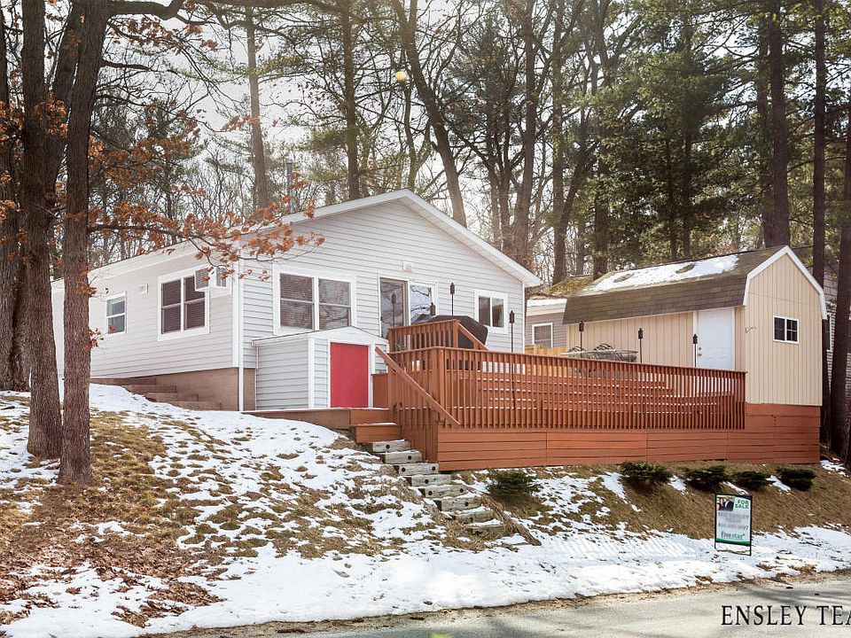 1st image of 16761 Pine Tree Dr NE