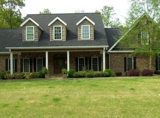 3260 Hidden Lake Rd, Dalton, GA 30721