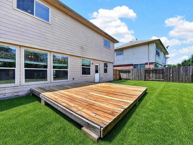 19246 Hopeview Ct — Photo 42