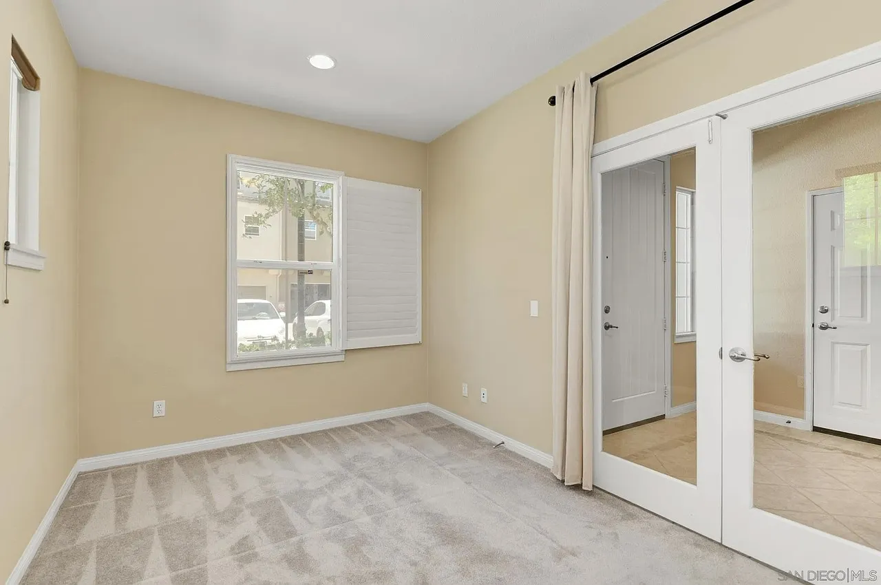 3 bed, 3.5 bath, 1498 sqft, $3,800 — Photo 4