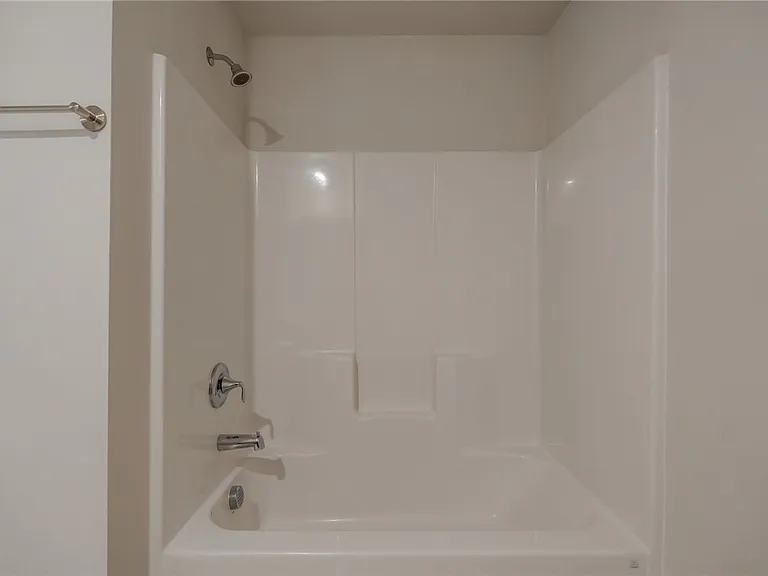 14 Loebner Ln — Photo 30