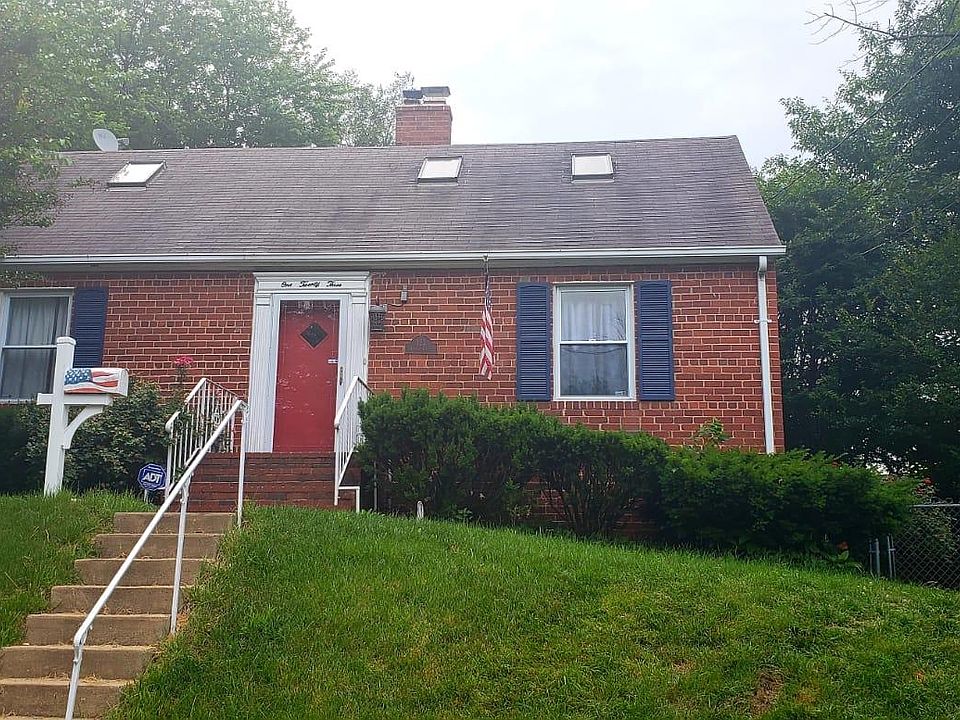 1st image of 123 Hilton St