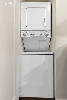 Sold by Sotheby's International Realty | media 7