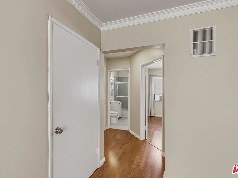 1643 N Formosa Ave #5 — Photo 13