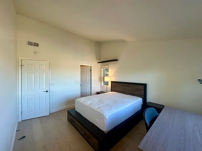7635 Canyon Meadows Cir #B — Photo 2