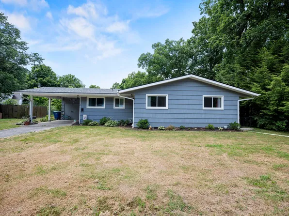 105 Vanwinkle Grv, Berea, KY 40403