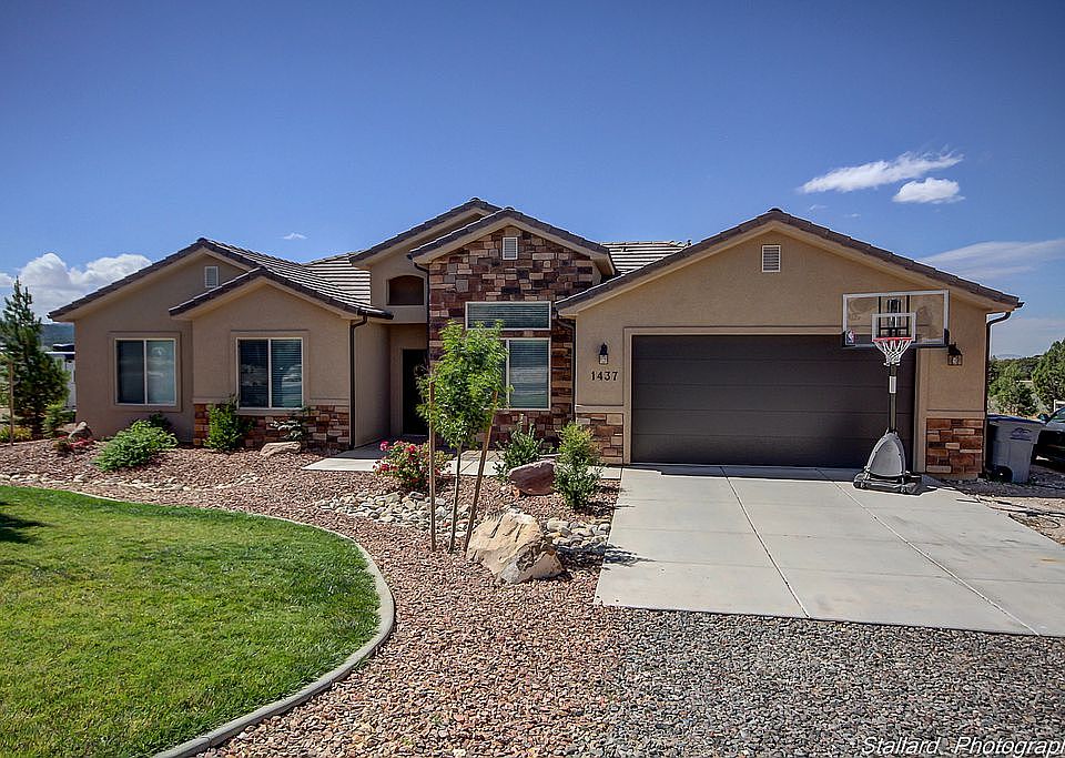 1st image of 1437 N Canyon Trails Dr