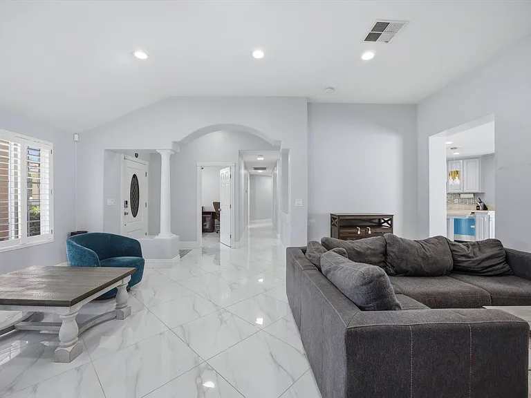 10721 Loughton Ave — Photo 19