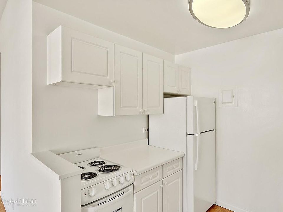 1st image of 50 W 34th St APT 21A2