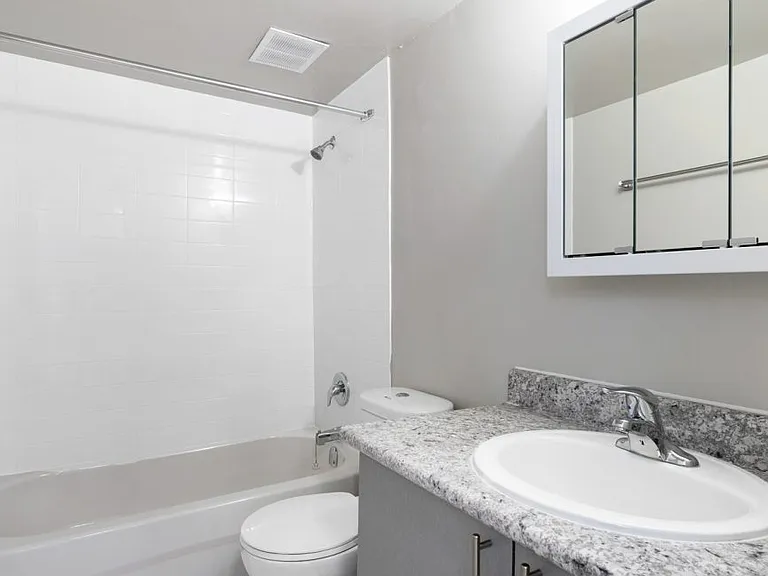 2600 Jane St — Photo 16