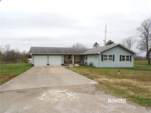 865 W Grove Rd, Decatur, IL 62521