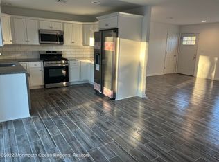 328 Van Dyke Pl, Bayville, NJ 08721