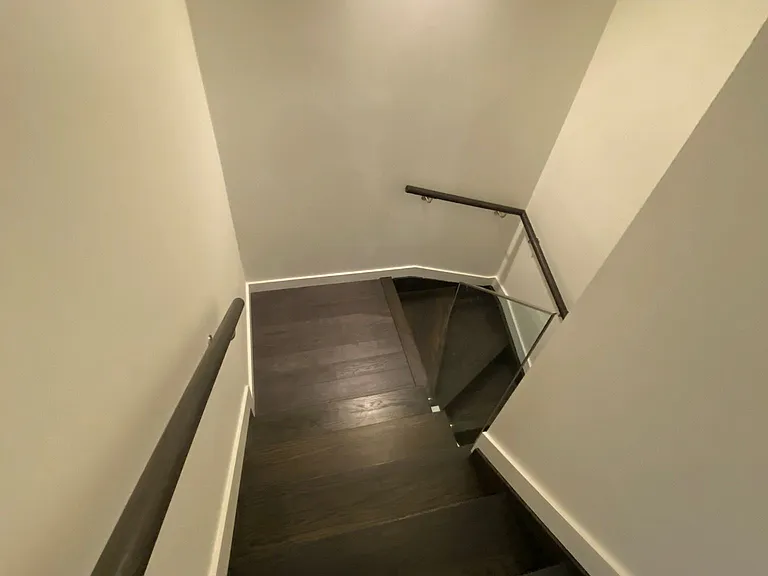 95 McMahon Dr #Townhouse 510 — Photo 10