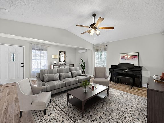 4th image of 2500 Stallion Loop SE