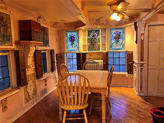 5th image of 404 Triangle Dr