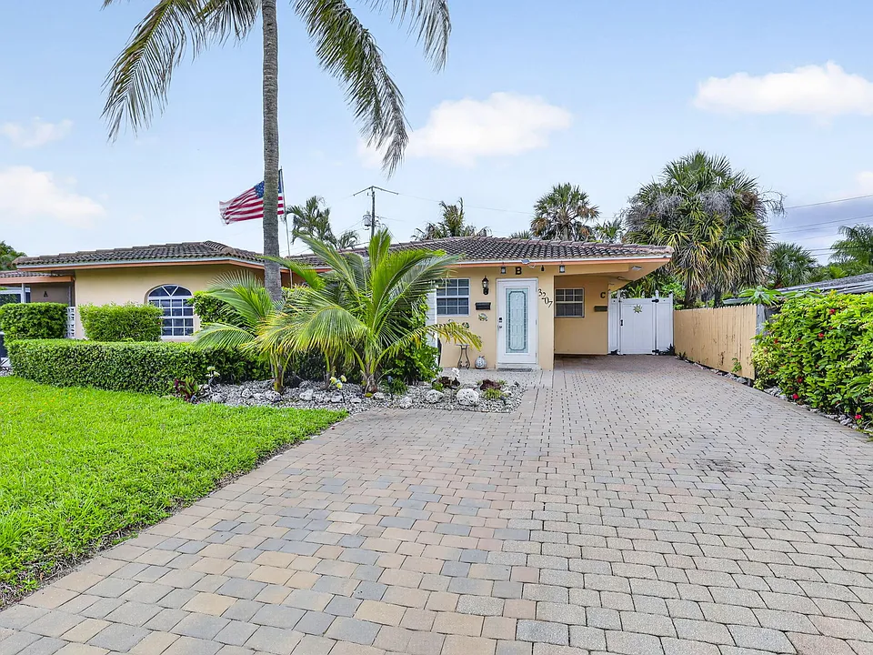 3207 Marine Dr #C