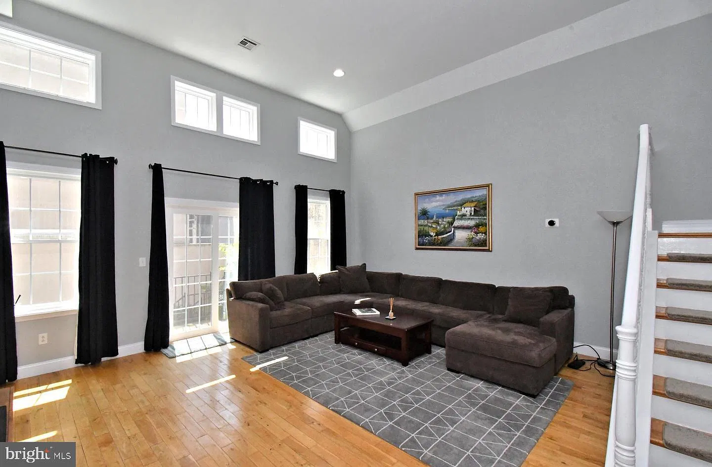 3 bed, 3.5 bath, 3600 sqft, $4,200 — Photo 4