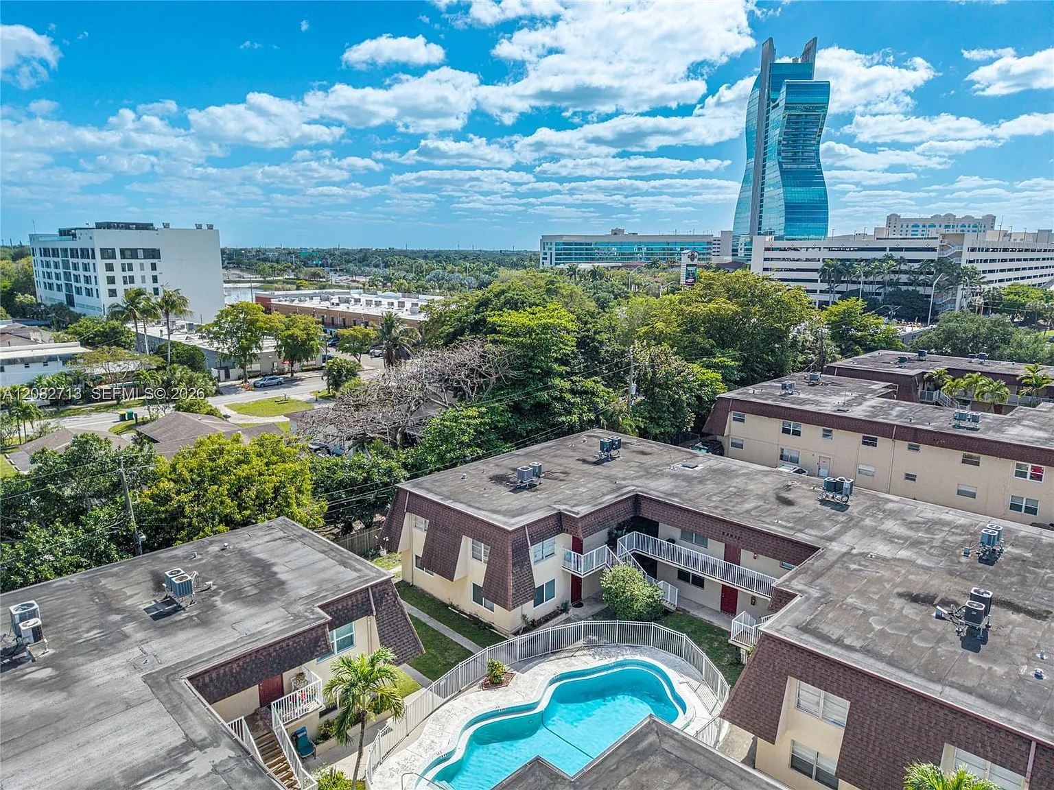 Emerald Isles Condo — Photo 4