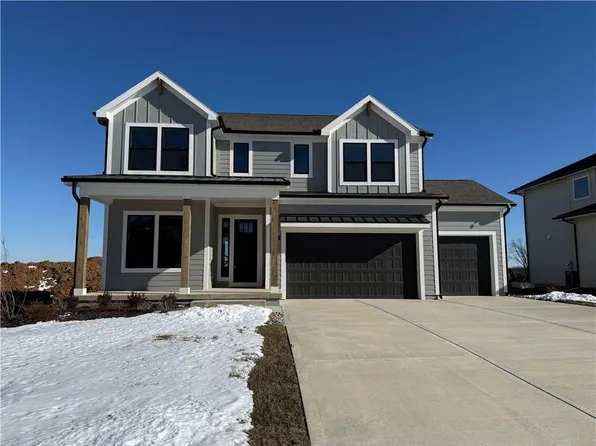 18617 Howe Dr, Stilwell, KS 66085