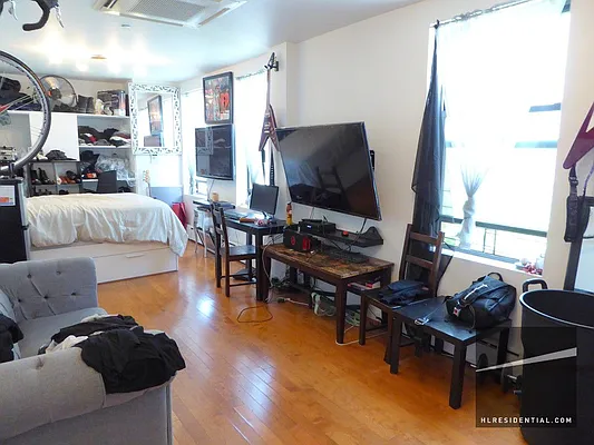 Rented by Highline Residential | media 69