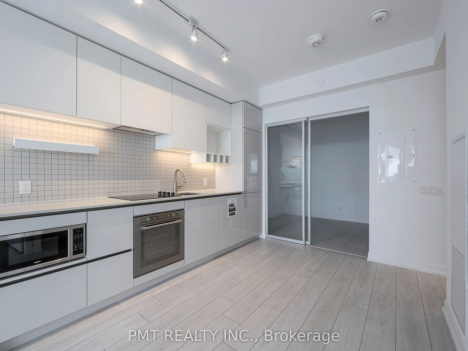 2 bed, $2,400 — Photo 4