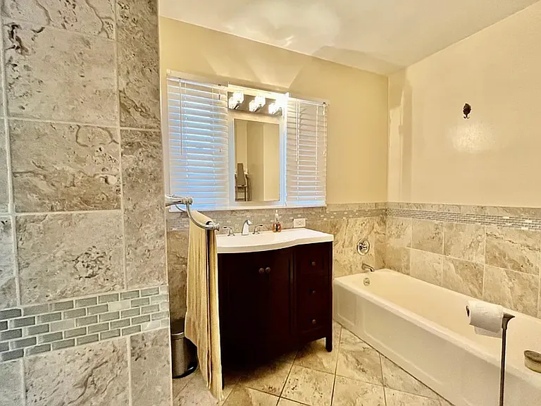 12454 Kling St — Photo 7