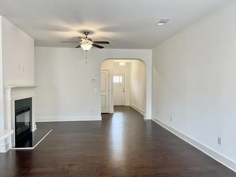 123 Auburn Run Ln #1 — Photo 5