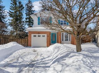 17 Glenmoriston Ave, Ottawa, ON K2L 2S3