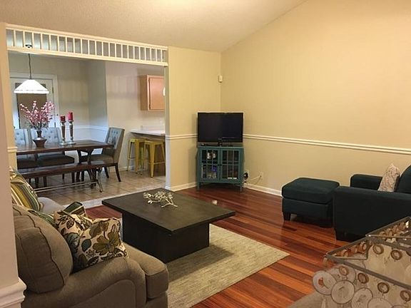 5th image of 226 Camden Dr