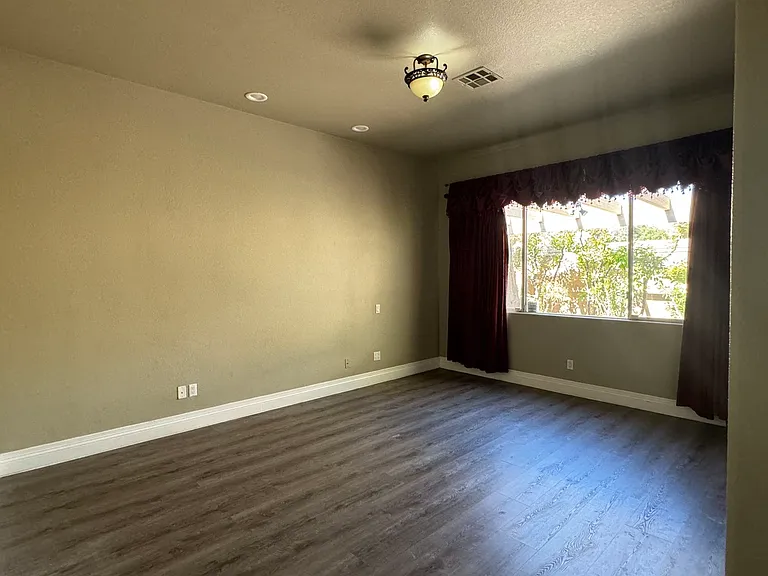 1625 Hidden Spring Dr — Photo 12