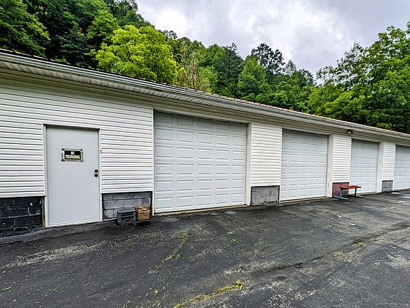 9457 Highway 421, Bledsoe, KY 40810 | Zillow