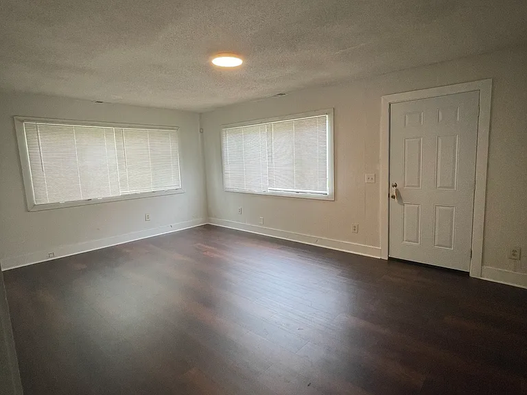 2900 E 46th St — Photo 3