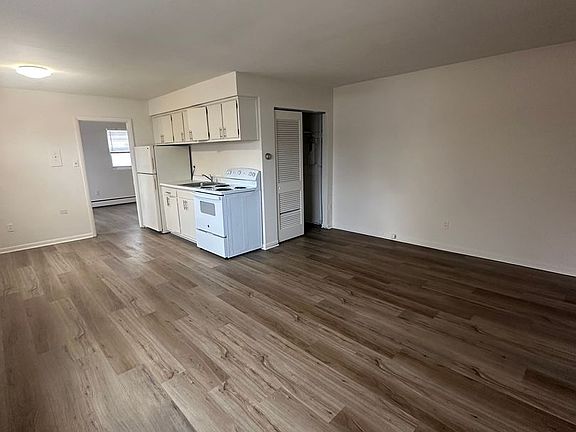 3rd image of 215 Felton Ave