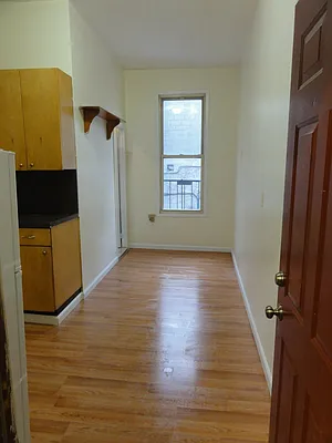 Rented by Nest Seekers International | media 9