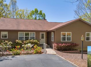 220 Hunters Rdg, Clarkesville, GA 30523
