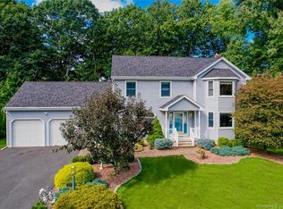 34 Elaine Mary Dr, Windsor, CT 06095