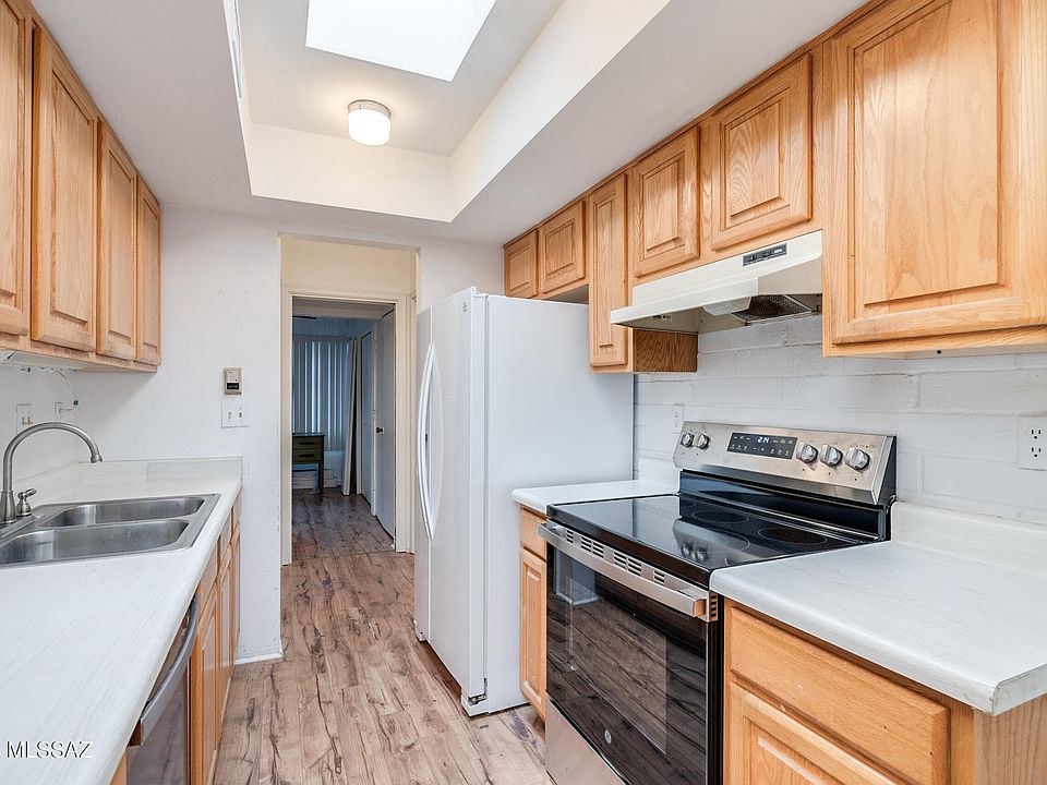 1st image of 281 N Calle Del Santo
