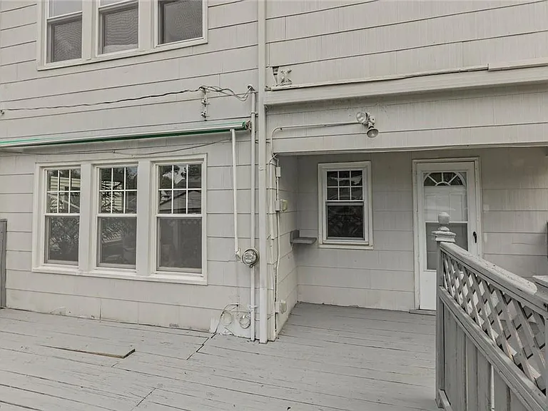 134 E 219th St — Photo 31