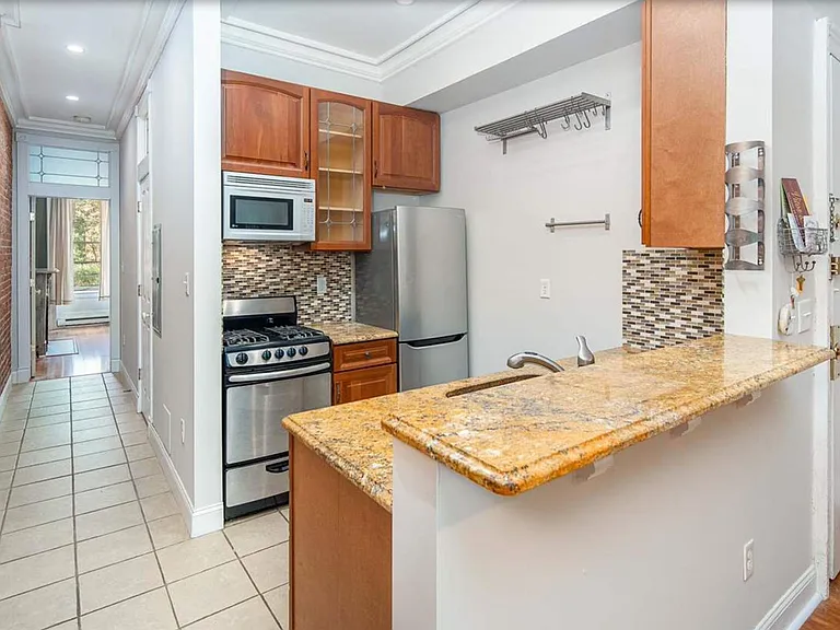 924 Garden St #2R — Photo 5
