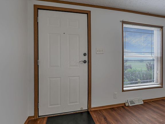 3rd image of 615 Blain Ln