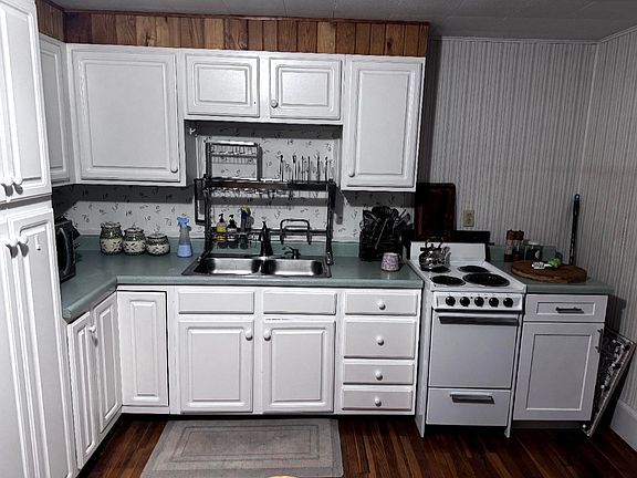2nd image of 535 Main St #3