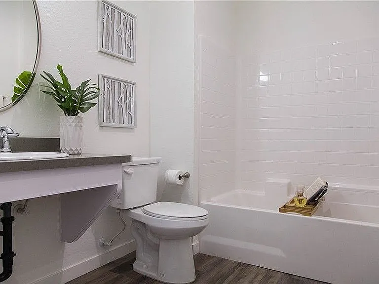 Catalina Luxury Apartments — Photo 10