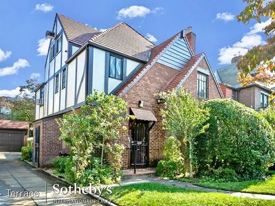 6931 Ingram St, Forest Hills, NY, 11375