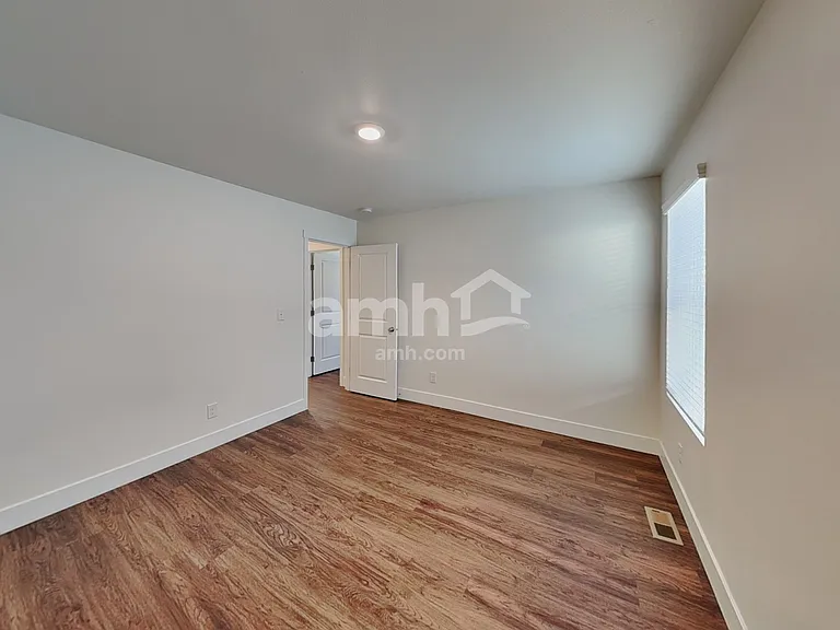 6906 35th Pl NE — Photo 15