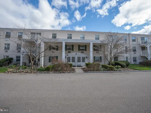 250 Ridge Pike APT 138A, Lafayette Hill, PA 19444