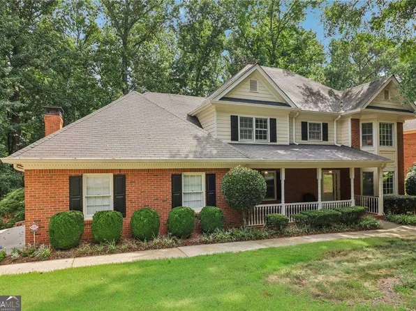 718 Haralson Dr SW, Lilburn, GA 30047