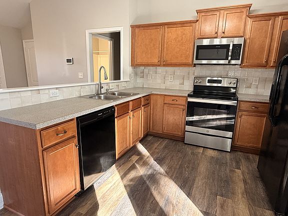 4th image of 1407 Sunray Dr