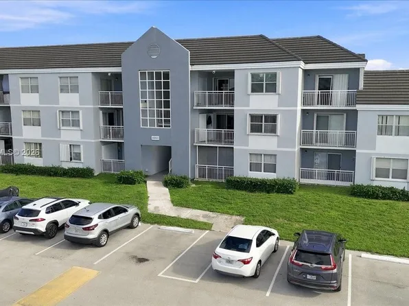 8660 SW 212th St APT 306, Cutler Bay, FL 33189