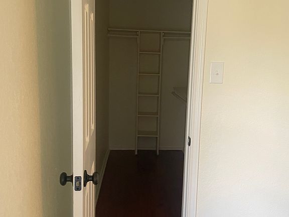 5th image of 217 N Bugle Dr
