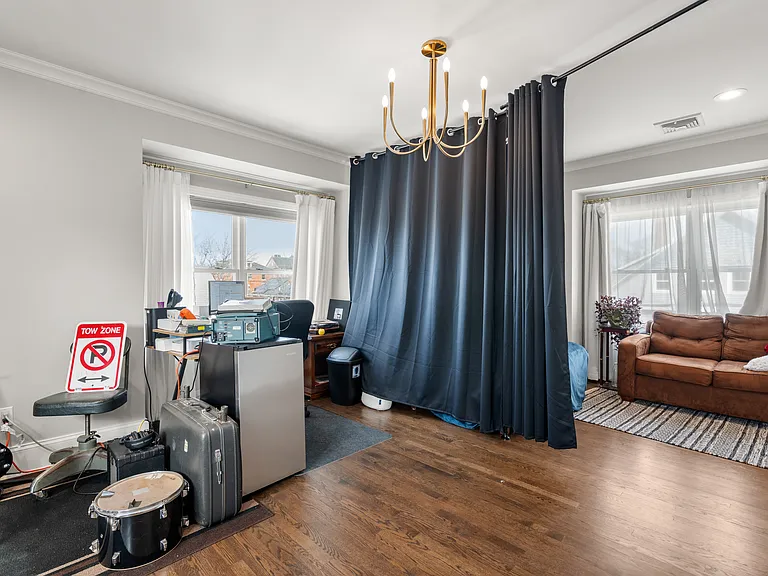 Master Bedroom (Current tenants)